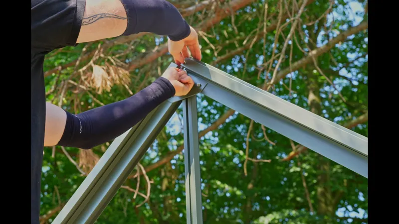 GreenTeam Gartengestaltung, Gartenhaus wird gebaut im Kölner Umland